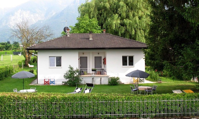 Caldonazzo House | Lovely apartment in villa for 4 people with TV, patio and parking