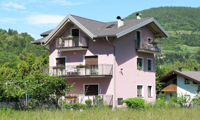 Caldonazzo Apartment | Lovely apartment for 4 people with WIFI, TV, patio, pets allowed, panoramic view and parking