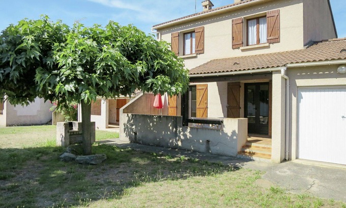 Santa-Maria-Poggio Apartment | Lovely apartment for 4 people with WIFI, TV, terrace and pets allowed