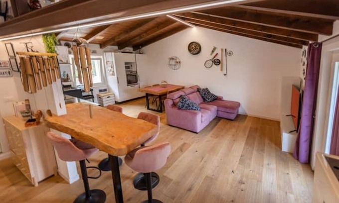 Campagnola Apartment | Lovely apartment a stone's throw from the lake and close to the center