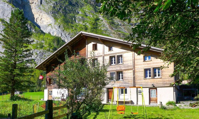 Reichenbach House | Lovely apartment in villa for 12 guests with WIFI, TV, patio, panoramic view and parking