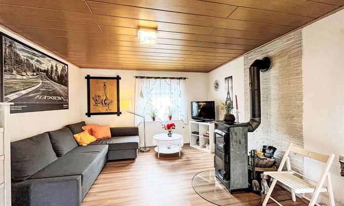 Quiddelbach Apartment | Lovely apartment for 7 guests with WIFI, TV and balcony