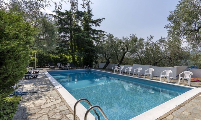 Gazzelli Apartment | Lovely apartment for 4 people with pool, WIFI, balcony, pets allowed and panoramic view