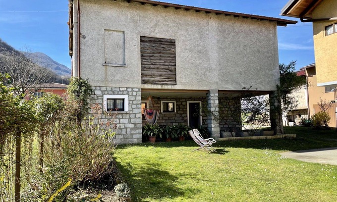 Colico Piano Apartment | Lovely apartment for 4 people with WIFI, TV, terrace and pets allowed