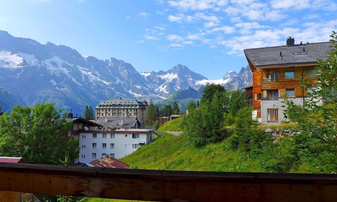 Murren Apartment | Lovely apartment for 10 guests with WIFI, TV and balcony