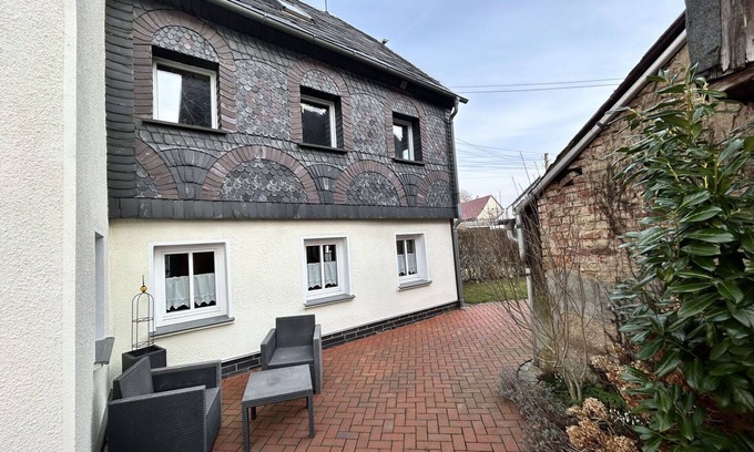 Grossschoenau Apartment | Lovely apartment for 12 people with hot tub, WIFI, TV, patio and pets allowed