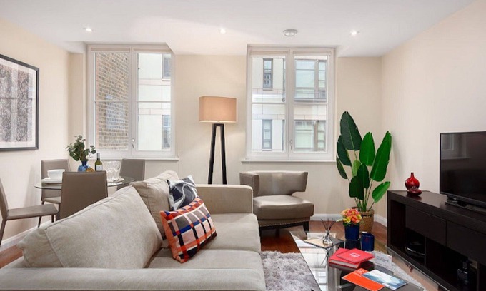 The City of London Apartment | Lovely apartment for 2 guests with WIFI and TV