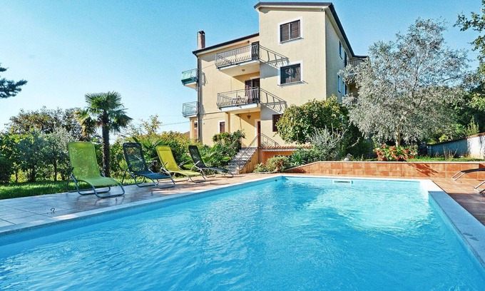 Valica Apartment | Lovely apartment for 3 people with A/C, WIFI, pool, TV and balcony