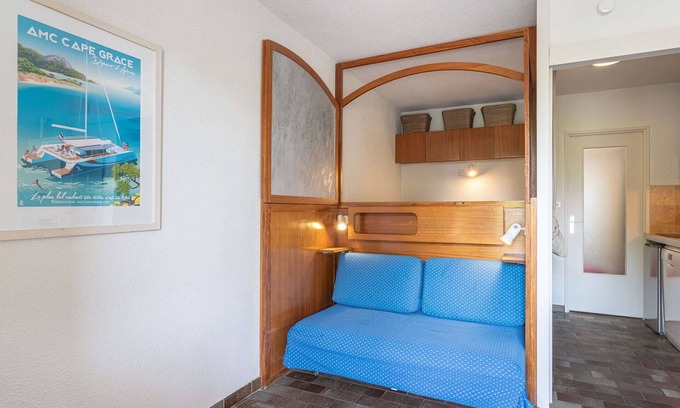 Toulon - Hyeres Apartment | Lovely apartment for 4 guests with WIFI, TV, terrace, pets allowed, panoramic view and parking