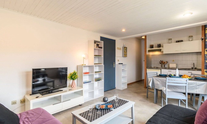 Mimizan-Plage Apartment | Lovely apartment for 4 people with WIFI, TV and pets allowed
