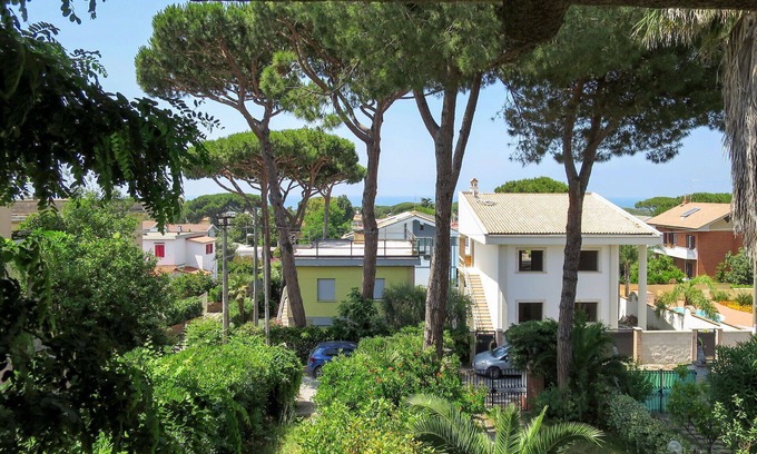Anzio Apartment | Lovely apartment for 4 guests with TV and patio