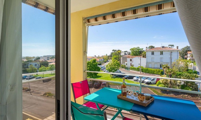 Pontaillac Apartment | Lovely apartment for 4 people with WIFI, TV, balcony and pets allowed