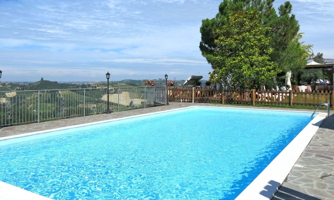 Vinchio Apartment | Lovely apartment for 5 people with pool, A/C, WIFI, TV, terrace, pets allowed and panoramic view