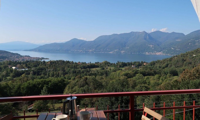 Luino Apartment | Lovely apartment for 6 guests with WIFI, TV and terrace