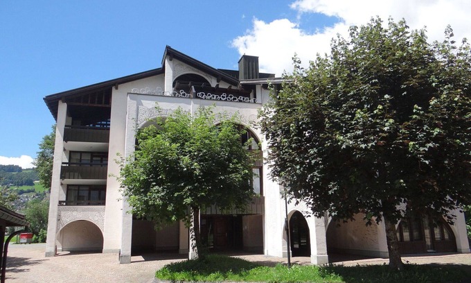 Engelberg Apartment | Lovely apartment for 4 people with pool, WIFI, TV and balcony