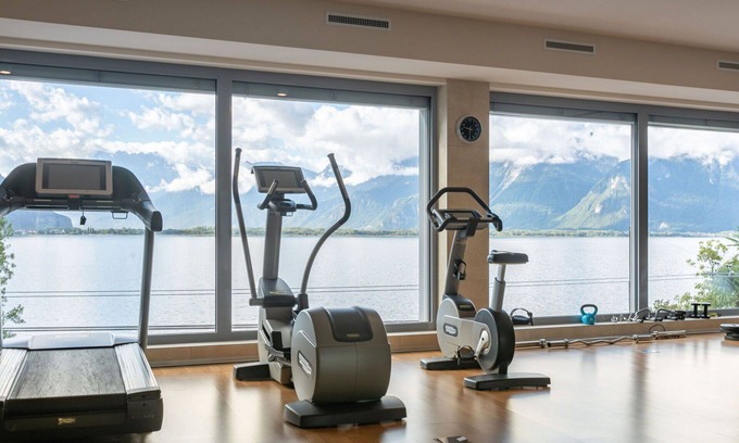 Montreux Apartment | Lovely apartment for 7 guests with WIFI, A/C, pool, TV, terrace and panoramic view