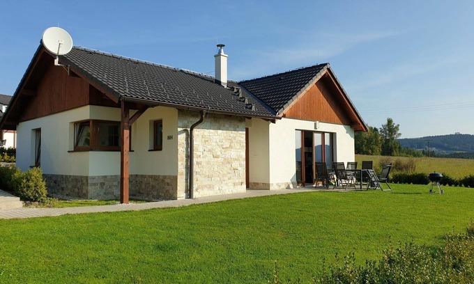 Lipno nad Vltavou House | Lovely apartment in villa for 6 guests with WIFI, TV, terrace and pets allowed