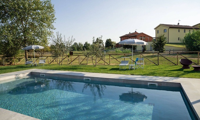 Larciano House | Lovely apartment in villa for 4 people with WIFI, pool, A/C and TV