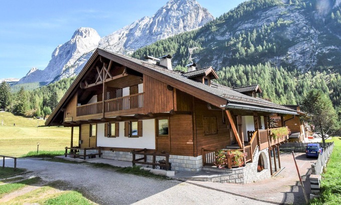 Penia House | Lovely apartment in villa for 3 guests with WIFI, TV and pets allowed