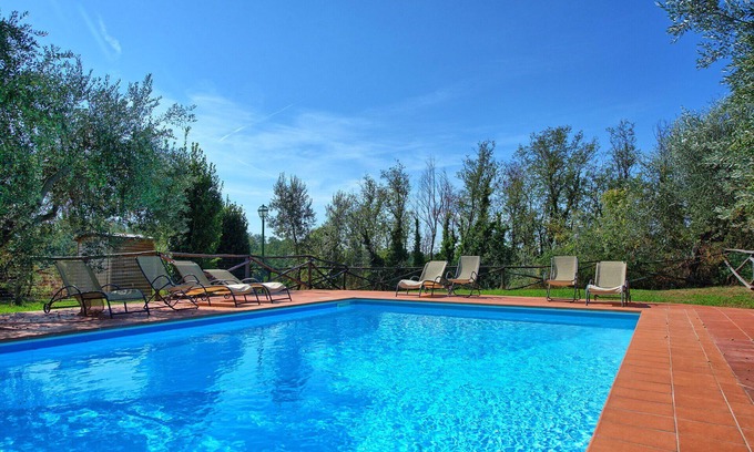 Montelupo Fiorentino Apartment | Lovely apartment with WIFI, pool, TV, pets allowed and panoramic view, close to Florence