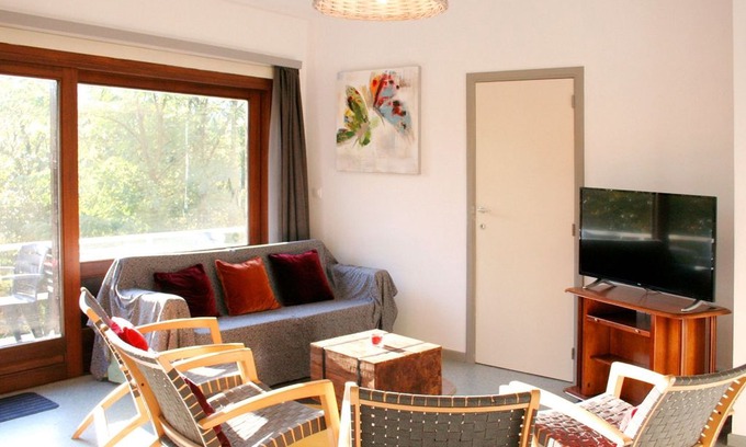 Waulsort House | Lovely Bungalow in Waulsort with Swimming Pool