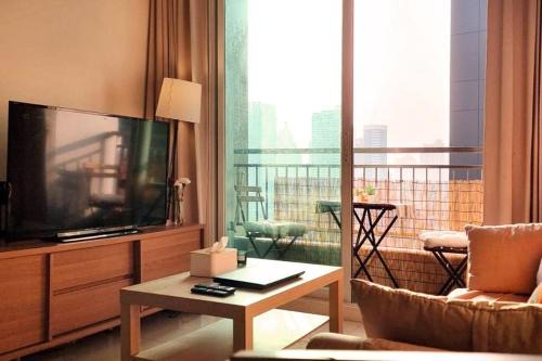 Makkasan Apartment | Lovely Cozy Condo In Trendy Fun Neighborhood