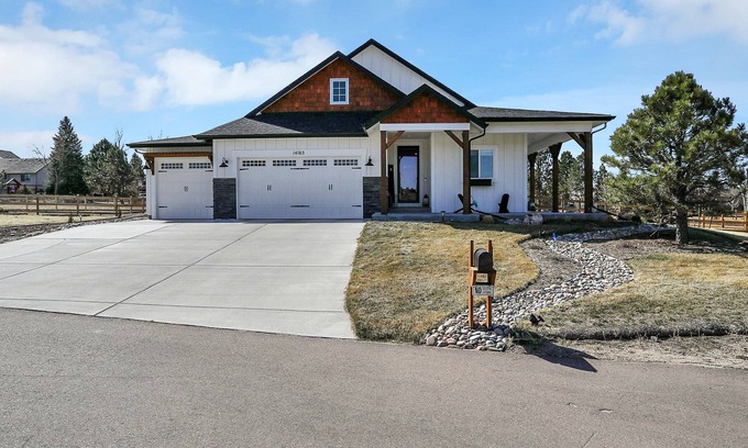 Gleneagle House | Lovely dog-friendly home with hot tub, fireplace, & washer/dryer