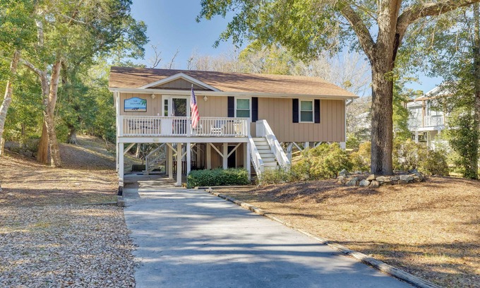 Emerald Isle House | Lovely Emerald Isle Home, Walk to Beach!