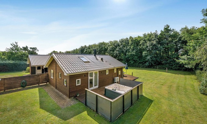 Ringkøbing-Skjern Municipality House | Lovely holiday home with large outdoor spa, indoor spa and sauna close to.