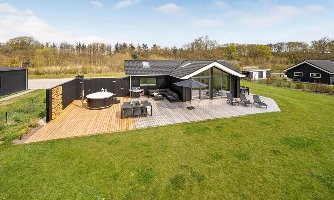 Fjellerup Strand House | Lovely home in Glesborg with kitchen
