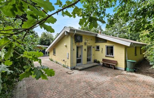 Fjellerup House | Lovely Home In Glesborg With Sauna