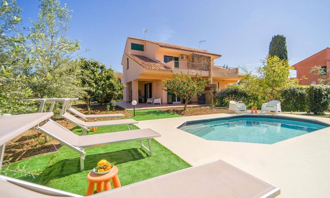 Piane Vecchie House | Lovely home in Piane Vecchie,Lascari