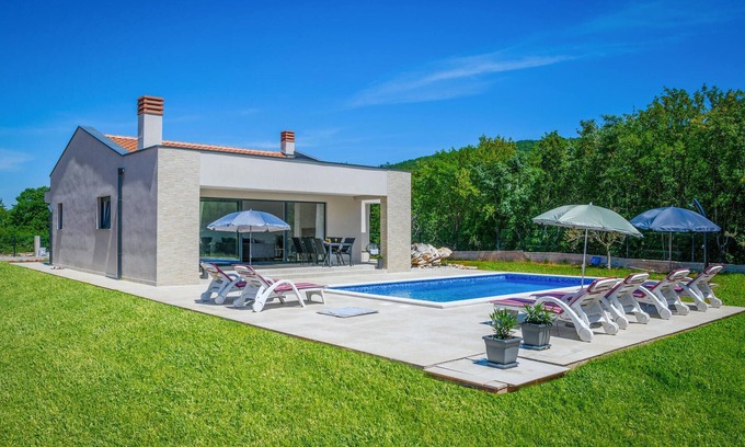 Brgod House | Lovely home in Trget with WiFi