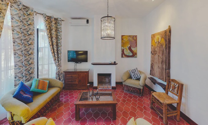 Proyecto escola Condo | Lovely house in town on the 1 st Floor. 3BD Condo for rent in Downtown, Puerto vallarta