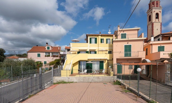 Chiappa Apartment | Lovely apartment for 5 people with WIFI, TV, balcony and pets allowed