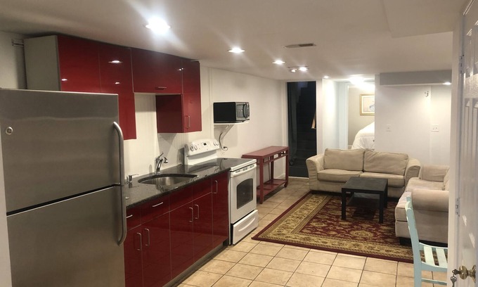 Columbia Heights Apartment | Lovely large 2 bedroom in the best part of Columbia Heights