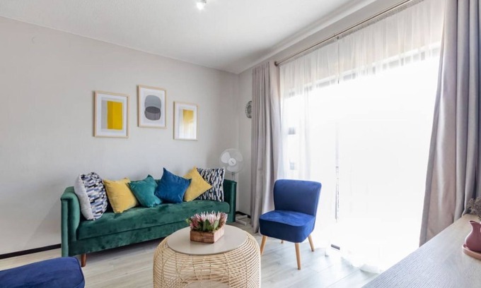 Greater Johannesburg Metropolitan Area Condo | Lovely modern 2 bedroom apartment with pool.