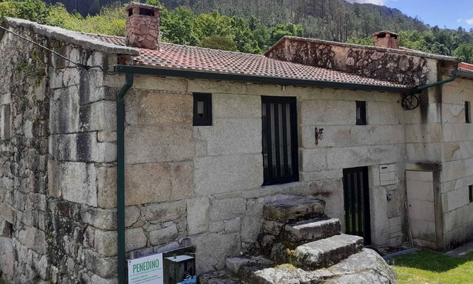 Peneda House | Lovely private garden great for romantic getaways or family retreats in Peneda