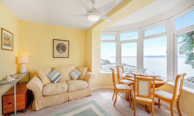 Torquay City Centre Apartment | Lovely south facing apartment with breathtaking views of the whole of Torbay.