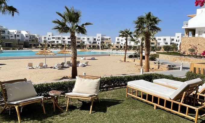 El Gouna Ski Chalet | Lovely unit ground at Swanlake el Gouna