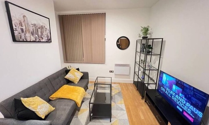 Clapham Apartment | Lovely, Welcoming Flat Just Steps from the Tube station