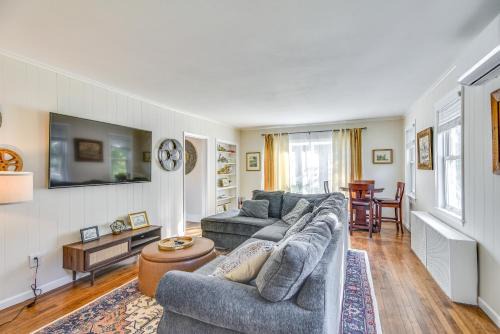 Westerly House | Lovely Westerley Home with Yard and Grill!