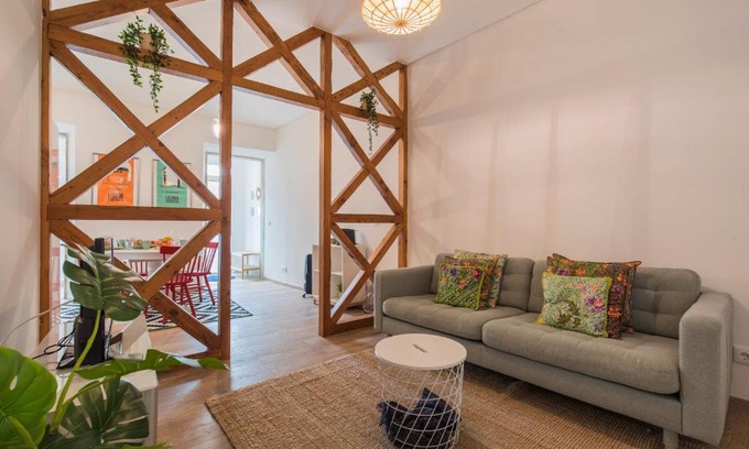 Lisbon Old Town Apartment | LovelyStay - Peaceful Central Apartment I