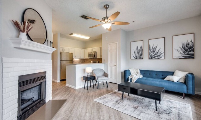 Bluffview Condo | Lovers Lane Condo