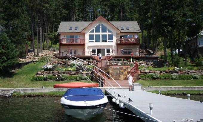 Sagle House | LOW BANK waterfront, sunny side of the lake, private dock, 4bed/3bath