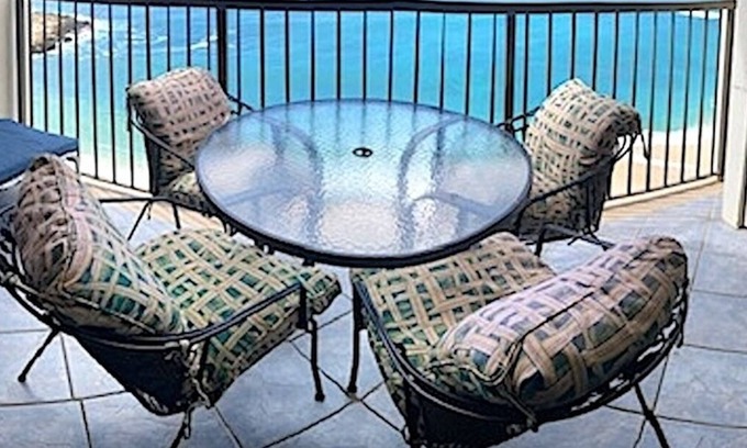 Makaha Condo | LOW RATE LEGAL BEACHFRONT CONDO VIEW FREE PKG/WIFI, POOL,HOT TUB,TENNIS/PICKLE 6