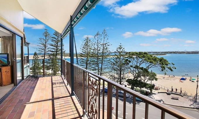 Caloundra Apartment | Lowanna Unit 14, 24 Bulcock Beach Esplanade, Bulcock Beach