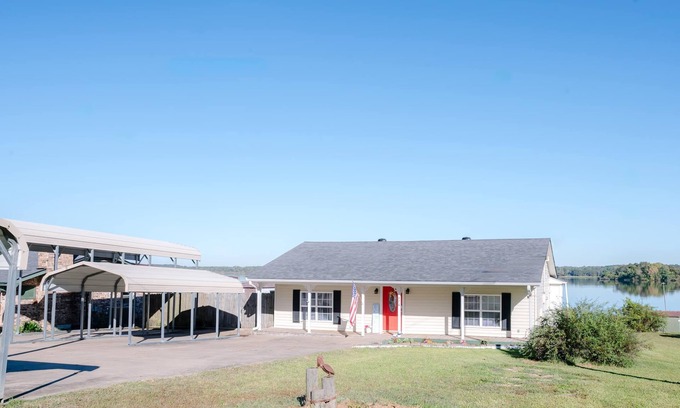 Long Branch House | Lozano Lake House Sum