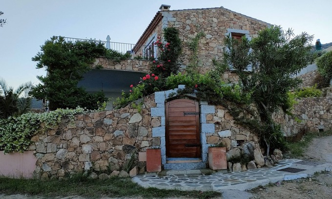 San Teodoro House | Lu Fraili di Sopra - Villa MARIPIA near the sea with beautiful sea view.