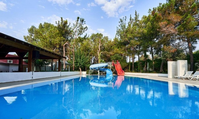 Titreyengol Hotel | Luca Beach Sorgun Hotel